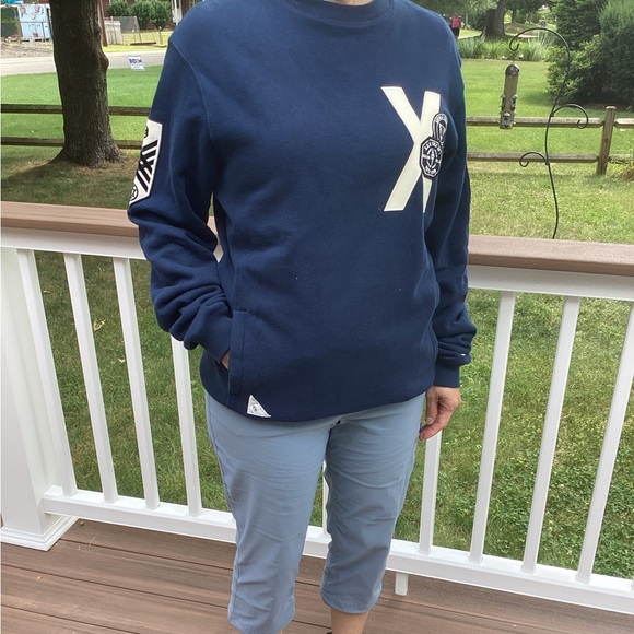 Vintage Women’s 10.Deep X Wrecking Crew 10th Division Sweatshirt, Size Medium - Picture 6 of 10
